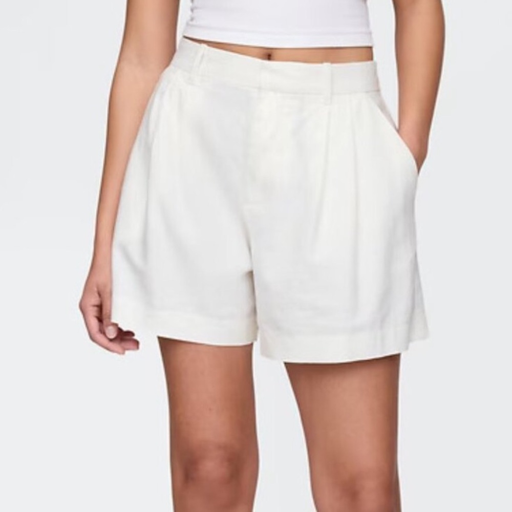 GAP High Waist Linen-Blend Shorts in Off White